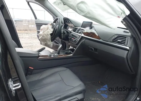 2015 BMW 328I xDrive z USA, uszkodzony, nr VIN WBA3B5C5XFF961428